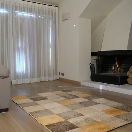 Luminoso Atico En Con Vistas Unicas Y Jardin * Llivia